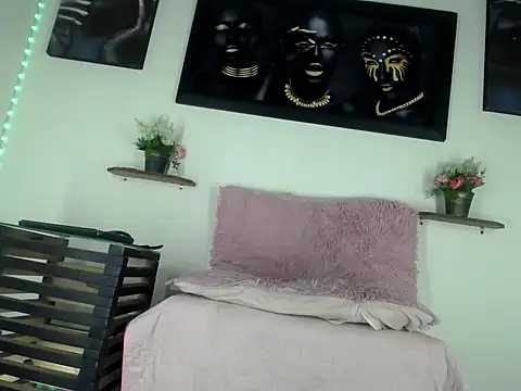 Tatoo Noah online show from 03-11-26, 01:17