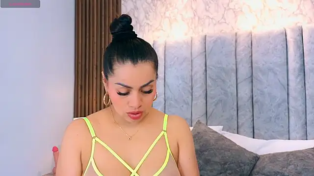 Snapshot of naomy_smithxx chatting on 04-17-26, 11:35 naomy smithxx online show from 04-17-26, 11:35