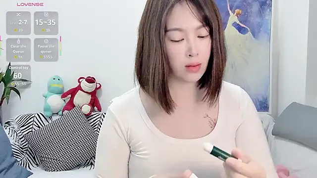 Snapshot of 10ve1y chatting on 02-03-26, 10:26 10ve1y online show from 02-03-26, 10:26