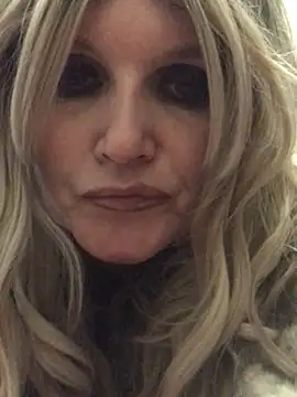 Snapshot of Snejnaya chatting on 02-02-26, 07:45 Snejnaya online show from 02-02-26, 07:45