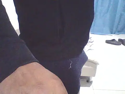 Snapshot of chadroas@xh chatting on 03-25-26, 06:30 chadroasxh online show from 03-25-26, 06:30