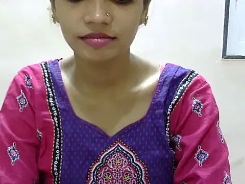 Kulsum S online show from 06-18-26, 01:04