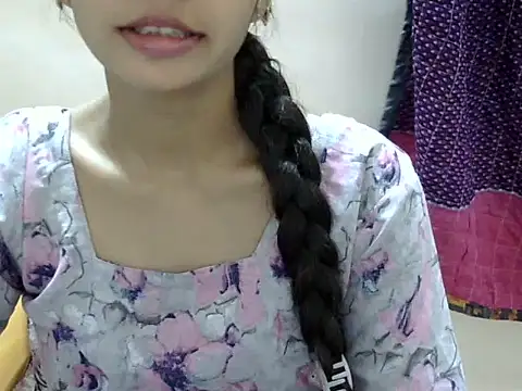 Kulsum S online show from 07-08-26, 01:59