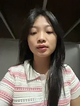 Lyn-be99 online show from 04-17-26, 01:52