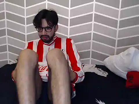 thomass1018 online show from 06-25-26, 05:12