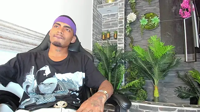 Snapshot of Rpoolrboy chatting on 03-26-26, 04:18 Rpoolrboy online show from 03-26-26, 04:18