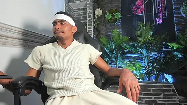 Snapshot of Rpoolrboy chatting on 03-26-26, 10:04 Rpoolrboy online show from 03-26-26, 10:04