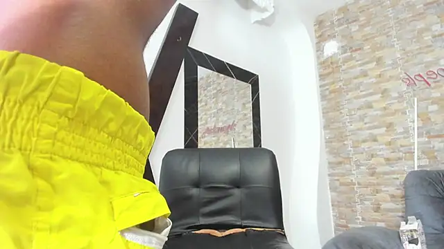 Snapshot of Rpoolrboy chatting on 04-15-26, 05:31 Rpoolrboy online show from 04-15-26, 05:31