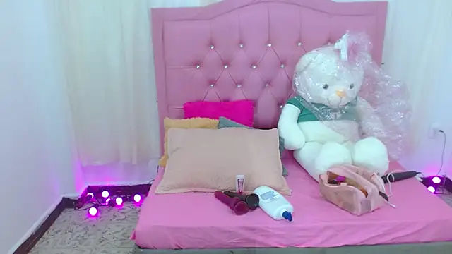 Steixy cute online show from 04-15-26, 07:10