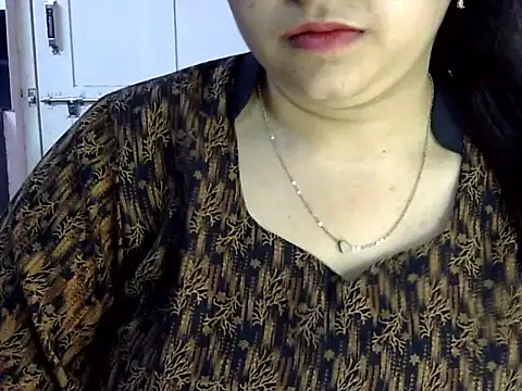 Snapshot of Cute_Aliyaa chatting on 06-03-26, 02:33 Cute Aliyaa online show from 06-03-26, 02:33
