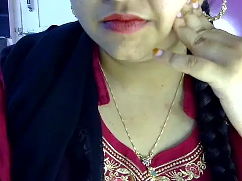 Snapshot of Cute_Aliyaa chatting on 06-27-26, 11:04 Cute Aliyaa online show from 06-27-26, 11:04