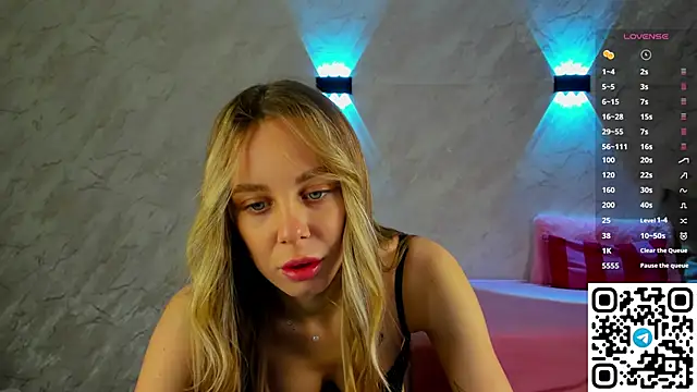 Tesssa Young online show from 03-11-26, 01:00