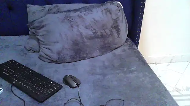 Lapricony online show from 04-05-26, 02:14