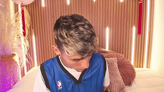 Max Hader online show from 04-23-26, 03:19