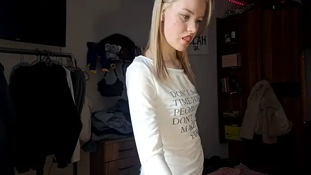 ChongTreece online show from 03-19-26, 06:39