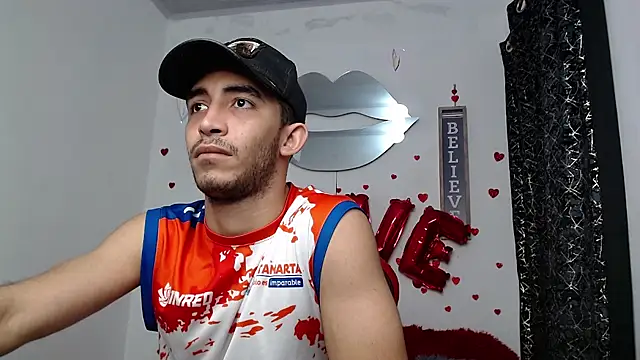 Snapshot of Caius_fox chatting on 03-07-26, 11:40 Caius fox online show from 03-07-26, 11:40