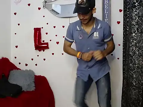 Snapshot of Caius_fox chatting on 03-13-26, 11:50 Caius fox online show from 03-13-26, 11:50