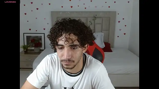 Snapshot of Caius_fox chatting on 03-22-26, 11:24 Caius fox online show from 03-22-26, 11:24