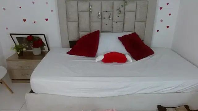 Snapshot of Caius_fox chatting on 03-23-26, 11:25 Caius fox online show from 03-23-26, 11:25