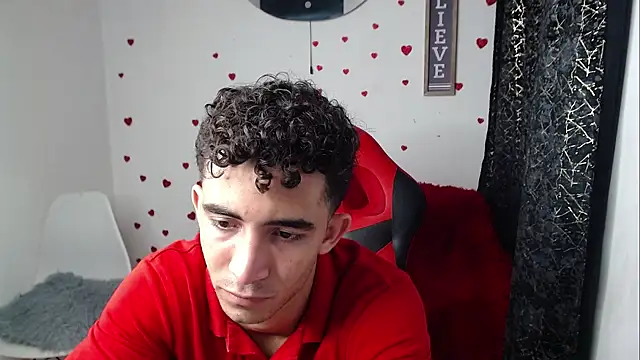 Snapshot of Caius_fox chatting on 03-27-26, 05:35 Caius fox online show from 03-27-26, 05:35