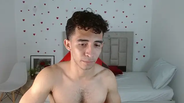 Snapshot of Caius_fox chatting on 03-27-26, 12:05 Caius fox online show from 03-27-26, 12:05