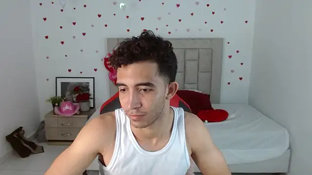 Snapshot of Caius_fox chatting on 03-29-26, 11:21 Caius fox online show from 03-29-26, 11:21