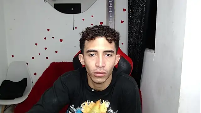 Snapshot of Caius_fox chatting on 03-30-26, 01:17 Caius fox online show from 03-30-26, 01:17