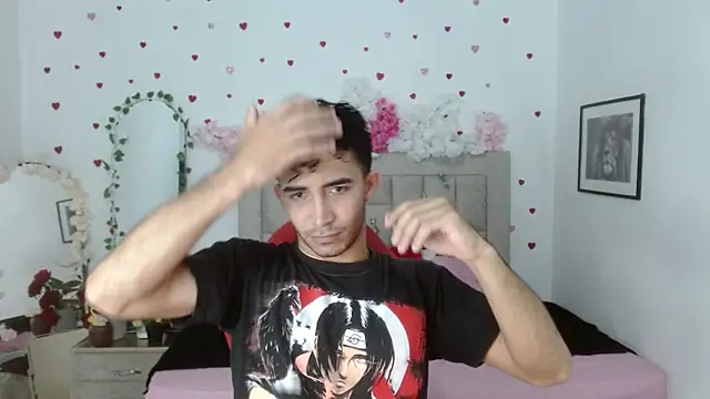 Snapshot of Caius_fox chatting on 04-01-26, 11:33 Caius fox online show from 04-01-26, 11:33