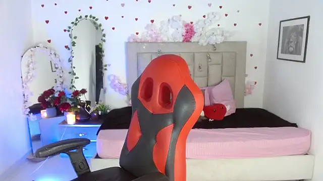 Snapshot of Caius_fox chatting on 04-15-26, 11:28 Caius fox online show from 04-15-26, 11:28