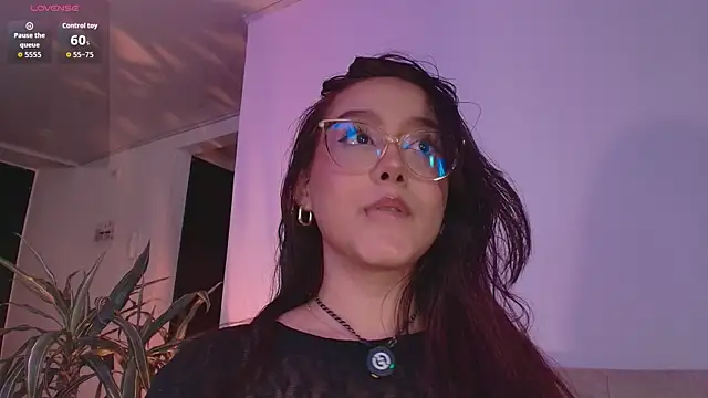 Snapshot of kittysophie_ chatting on 03-08-26, 12:52 kittysophie online show from 03-08-26, 12:52