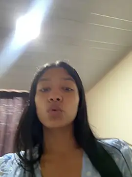 Snapshot of Vinaaly_ chatting on 06-03-26, 10:37 Vinaaly online show from 06-03-26, 10:37