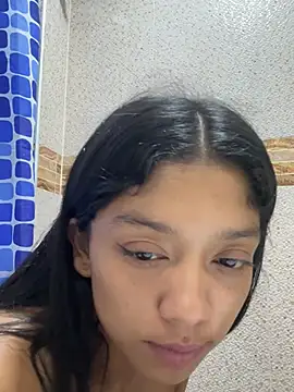 Snapshot of Vinaaly_ chatting on 06-08-26, 03:07 Vinaaly online show from 06-08-26, 03:07