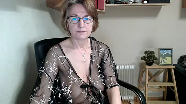 katemodel online show from 04-20-26, 07:22