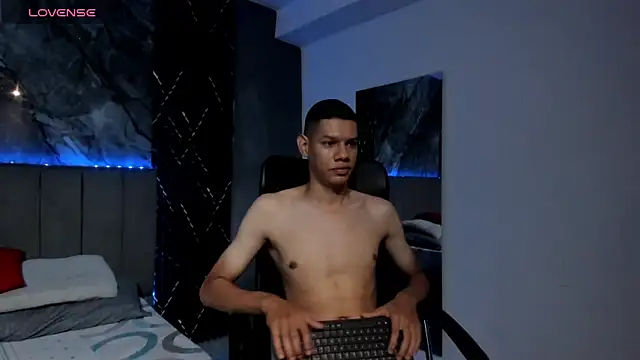 Snapshot of milo_cruz_ chatting on 02-10-26, 02:10 milo cruz online show from 02-10-26, 02:10