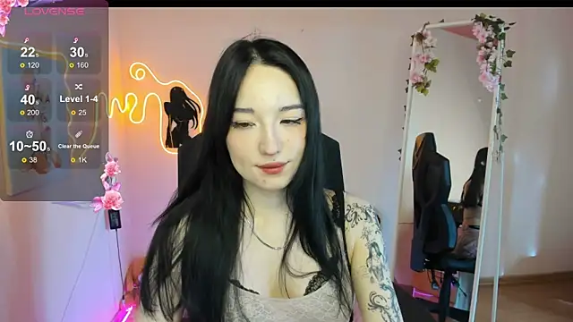 AliceeinWonderlanddd online show from 04-05-26, 02:53