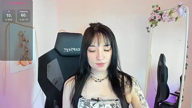 AliceeinWonderlanddd online show from 05-28-26, 02:09