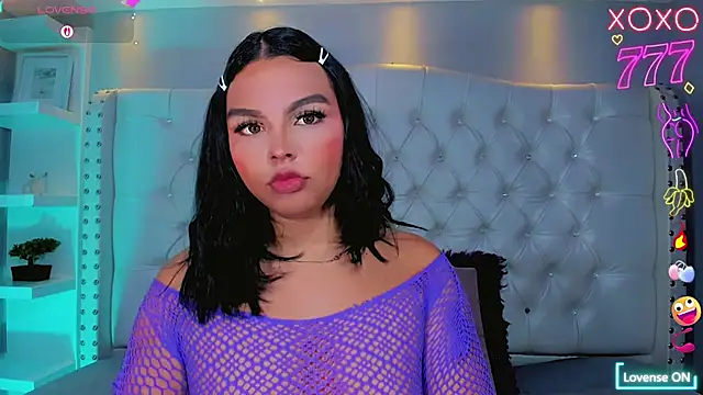Maia Hotts online show from 05-19-26, 08:04