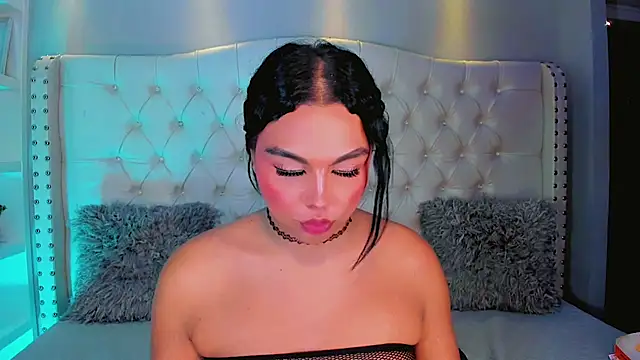Snapshot of Maia_Hotts chatting on 07-05-26, 04:19 Maia Hotts online show from 07-05-26, 04:19