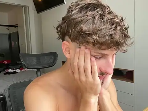 vitoraugustoxxx online show from 02-05-26, 06:23