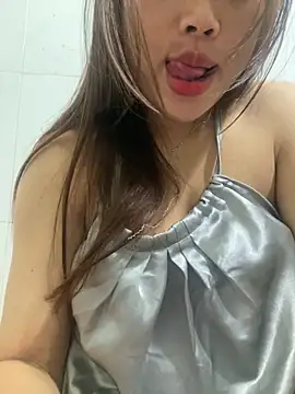 Emxinhka1 online show from 03-22-26, 11:41