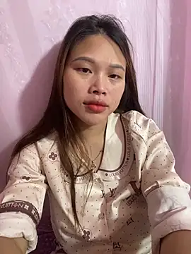 Emxinhka1 online show from 05-08-26, 01:22
