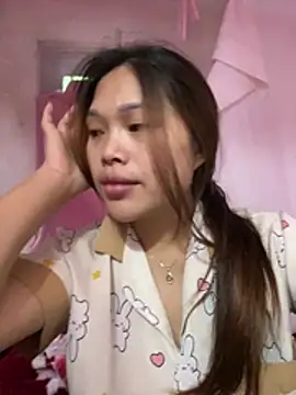 Emxinhka1 online show from 05-14-26, 12:06
