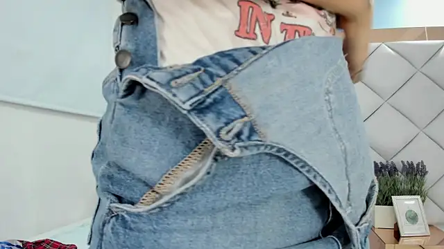 crystalstonee online show from 04-14-26, 09:43