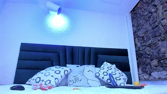 Dahliablack online show from 05-10-26, 12:43