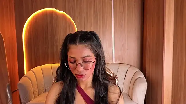 Alina b  online show from 04-18-26, 07:51