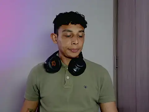 nilo2021 online show from 05-27-26, 01:57