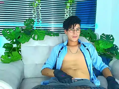 ThiiagoSaeenz online show from 03-16-26, 02:39