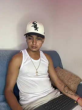 Snapshot of paulhot11 chatting on 04-16-26, 02:56 paulhot11 online show from 04-16-26, 02:56