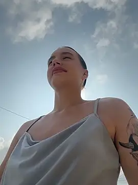 MiaTee online show from 04-04-26, 01:59