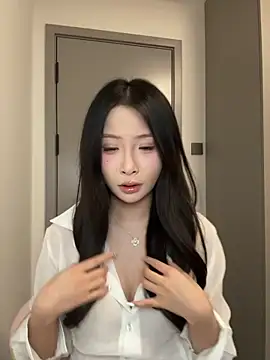 Snapshot of liubaobao666 chatting on 05-10-26, 12:32 liubaobao666 online show from 05-10-26, 12:32